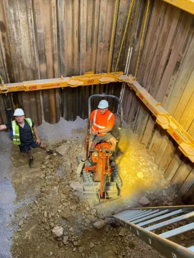 Now that’s one big hole !! I’ve finally found something which makes Craig look small 😂😂😂😂￼