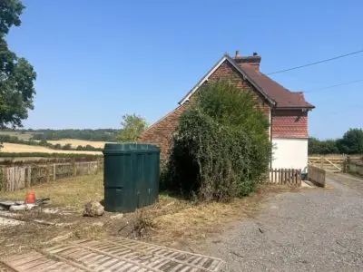 Day 1 on this beautiful little cottage today 
Let’s bring you upto date and get a lovely family under your roof. ❤️