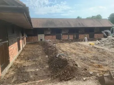 Concrete base for this lovely customer stables ❤️